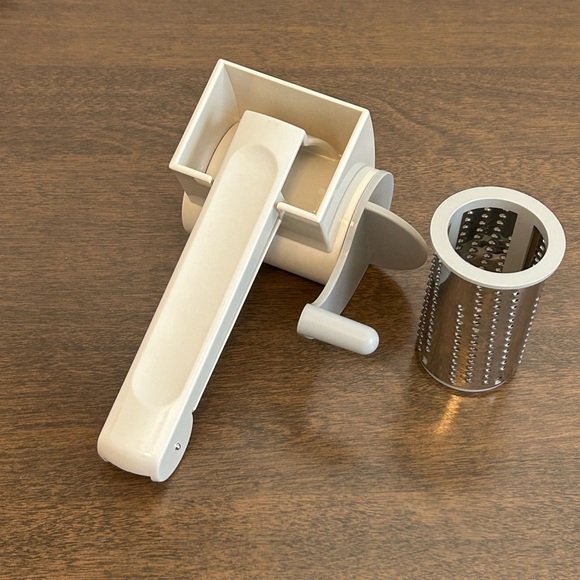 Pampered Chef Kitchen Pampered Chef Deluxe Cheese Rotary Grater